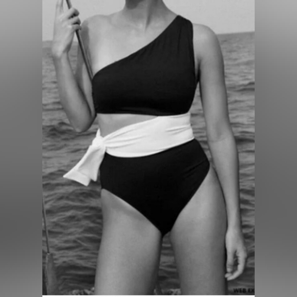 16 Ralph Lauren Swim One Shoulder Side Tie One Piece Swimsuit White Black - Picture 1 of 9